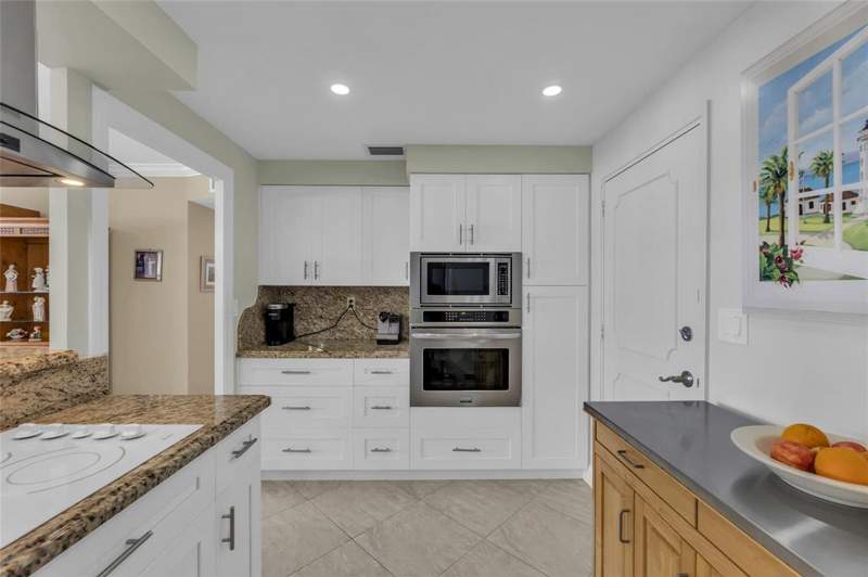 1 bedroom Stock Cooperative at 3233 NE 34th Street #1112A, Coral Ridge Towers Co-Op, Fort Lauderdale — photo 4