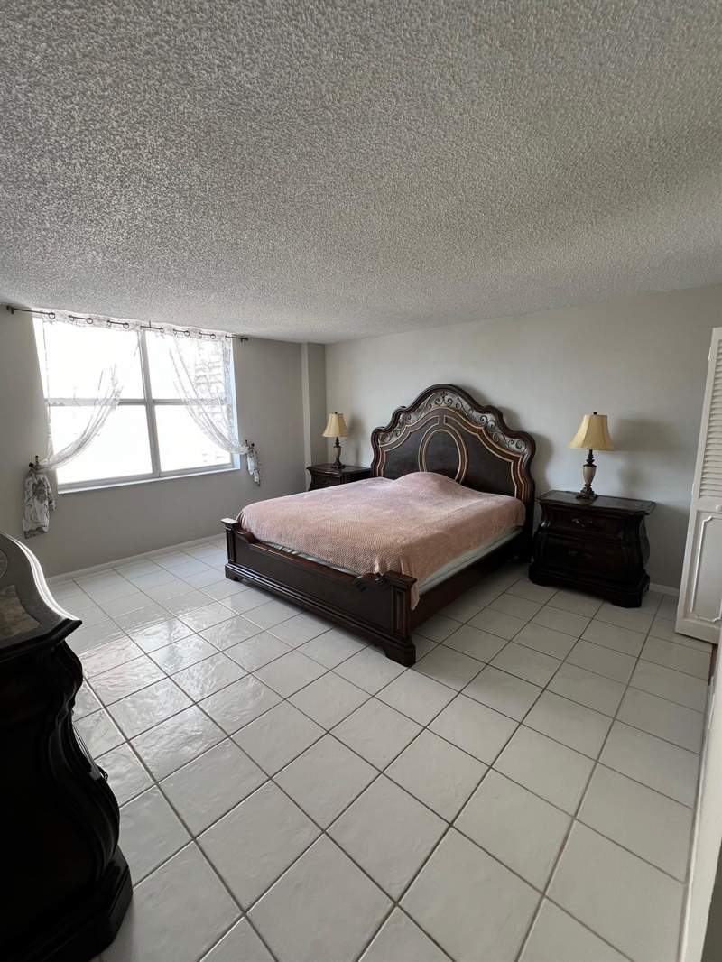 1 bedroom Condominium at 1865 S Ocean Drive #17h, Prince George, Hallandale Beach — photo 4