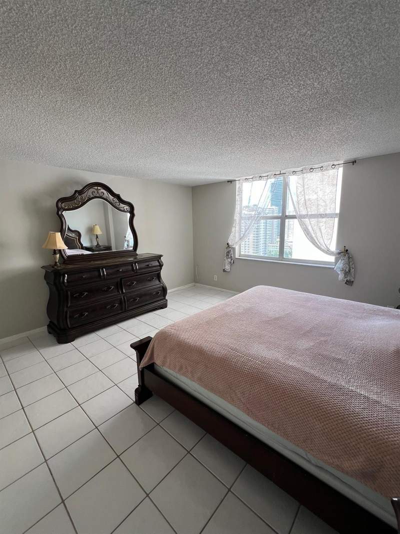 1 bedroom Condominium at 1865 S Ocean Drive #17h, Prince George, Hallandale Beach — photo 5