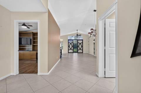 8135 Playa Del Sur Boulevard, Lake Worth FL - photo 7 of 53