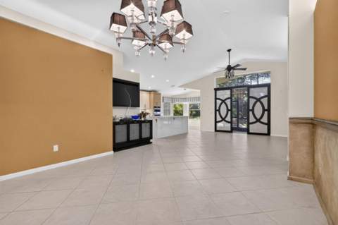 8135 Playa Del Sur Boulevard, Lake Worth FL - photo 18 of 53