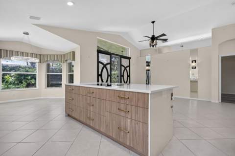 8135 Playa Del Sur Boulevard, Lake Worth FL - photo 11 of 53