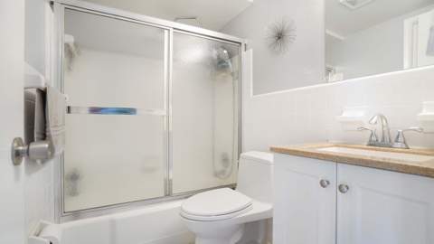 3220 Bayview Drive #202, Fort Lauderdale FL - photo 13 of 21