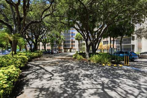 10777 W Sample Road #407, Coral Springs FL - photo 6 of 25