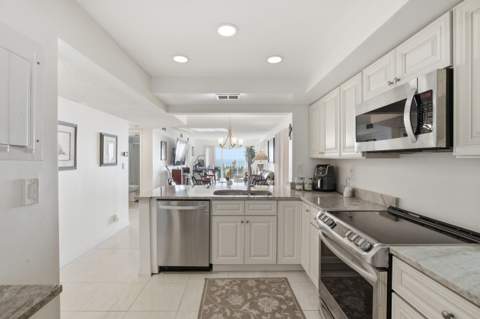 9400 S Ocean Drive #208, Jensen Beach FL - photo 7 of 36