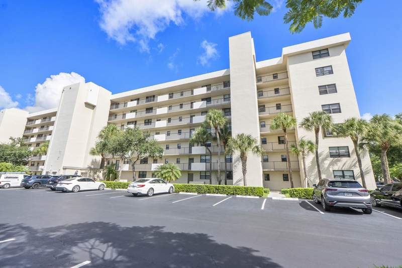2 bedroom Condominium at 2400 Deer Creek Country Club Boulevard #102-1, The Palms of Deer Creek, Deerfield Beach — photo 2