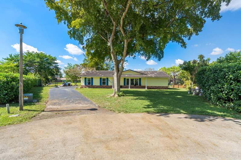 4 bedroom Single Family Residence at 3671 NW 98th Terrace, Clusters Coral Springs, Coral Springs — photo 2