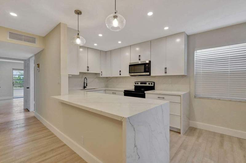 2 bedroom Condominium at 802 Burgundy Q, Kings Point , Delray Beach — photo 2