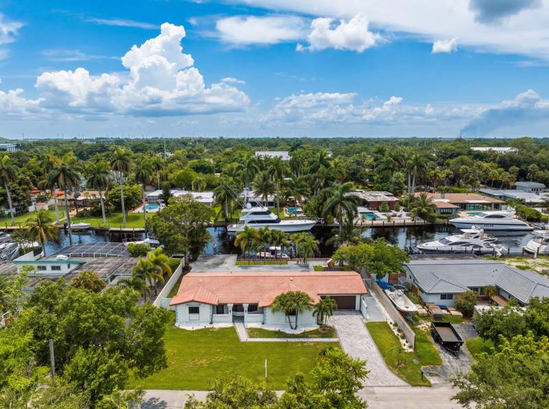 4 bedroom Single Family Residence at 2587 SW 30TH Avenue, RIVERLAND MANORS, Fort Lauderdale — photo 3