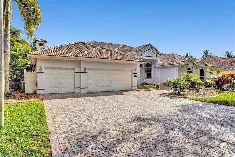 5 bedroom Single Family Residence at 2030 SW 62nd Avenue, Isla Del Sol, Plantation — photo 2