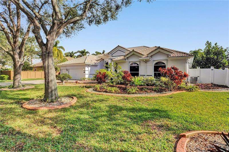 5 bedroom Single Family Residence at 2030 SW 62nd Avenue, Isla Del Sol, Plantation — photo 4