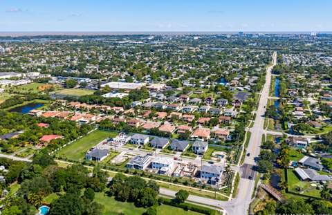 13044 Davie Oaks Drive, Davie FL - photo 7 of 8