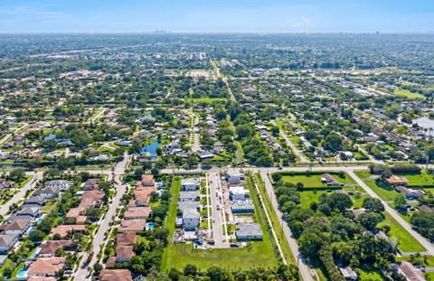 13044 Davie Oaks Drive, Davie FL - photo 8 of 8