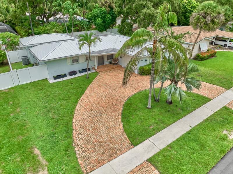 3 bedroom Single Family Residence at 683 SW 2nd Street, Royal Oak Hills 1st Sec, Boca Raton — photo 4