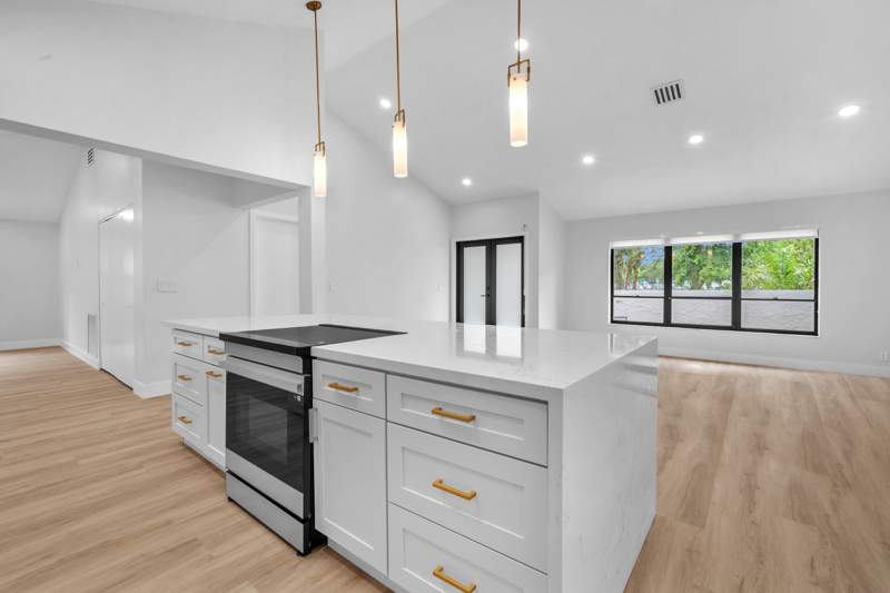 3 bedroom Single Family Residence at 8411 SW 57th Street, Davie Lake Estates, Davie — photo 5