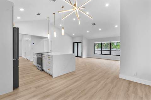 8411 SW 57th Street, Davie FL - photo 6 of 43