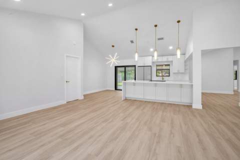 8411 SW 57th Street, Davie FL - photo 12 of 43