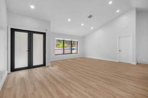 8411 SW 57th Street, Davie FL - photo 10 of 43