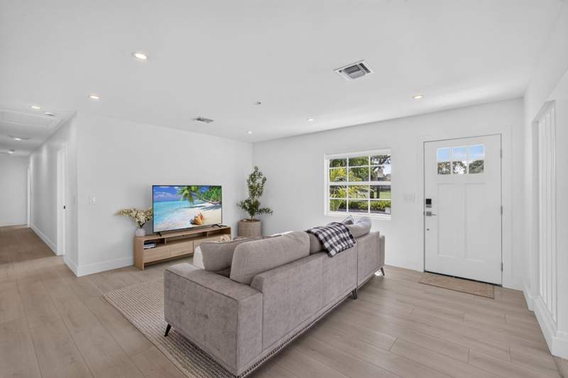 4 bedroom Single Family Residence at 3400 Parker Avenue, Willfred Park, West Palm Beach — photo 4