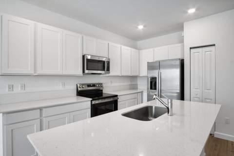 381 SE Crossoak Lane, Port St. Lucie FL - photo 10 of 41