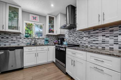 1560 NE 32nd Street, Oakland Park FL - photo 8 of 34