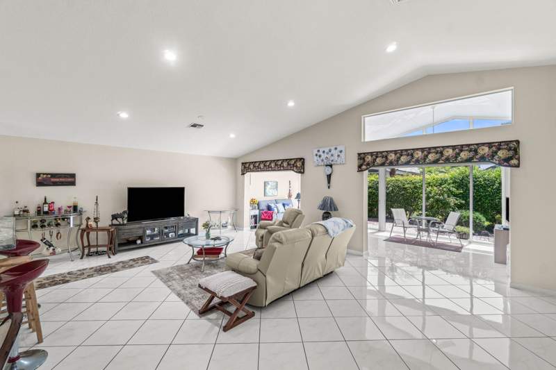 3 bedroom Single Family Residence at 12185 Castle Pines Road, Lakeridge Greens , Boynton Beach — photo 5