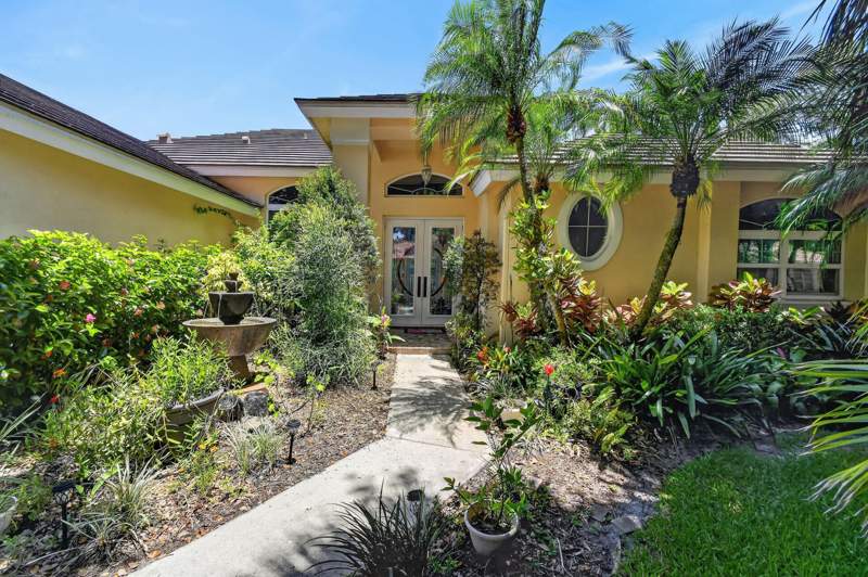 4 bedroom Single Family Residence at 153 N River Drive, North Fork, Jupiter — photo 4