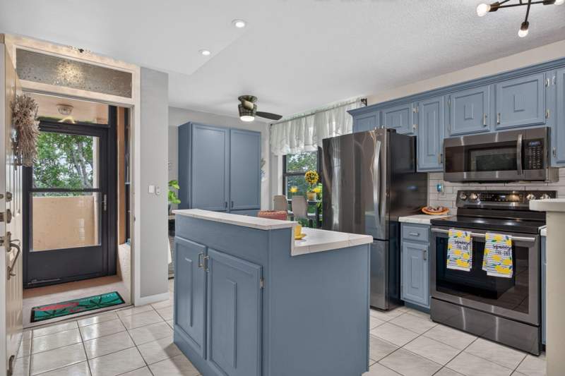 2 bedroom Condominium at 6048 Coral Lake Drive, Coral Gate V Condo, Margate — photo 5