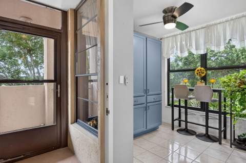 6048 Coral Lake Drive, Margate FL - photo 6 of 35
