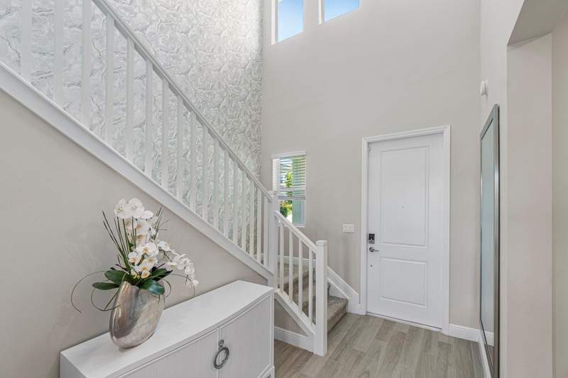 3 bedroom Single Family Residence at 1091 Verde Court, Crystal Lake 1st Sec, Deerfield Beach — photo 4