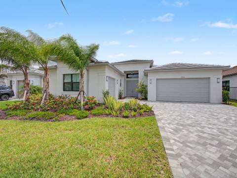 12241 SW Saltwater Drive, Port St. Lucie FL - photo 8 of 115