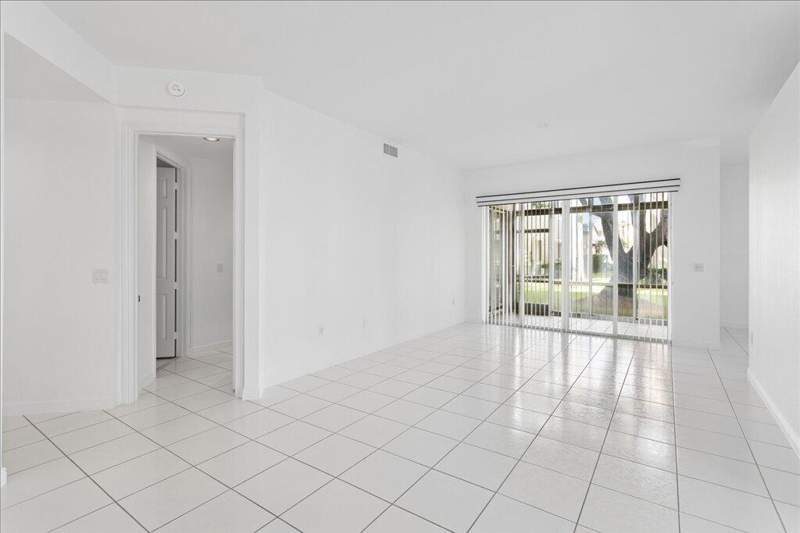 2 bedroom Condominium at 7937 Exeter Circle #102, Kings Point - Exeter, Tamarac — photo 3
