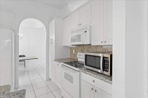 7937 Exeter Circle #102, Tamarac FL - photo 6 of 29