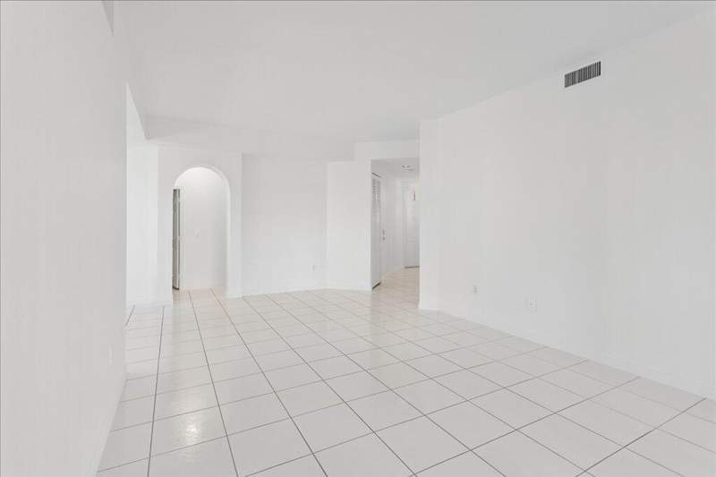 2 bedroom Condominium at 7937 Exeter Circle #102, Kings Point - Exeter, Tamarac — photo 4