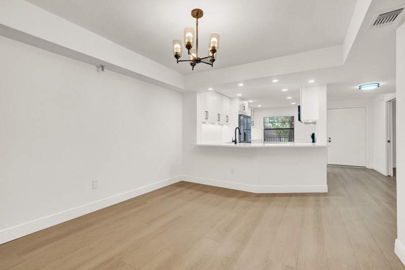 2 bedroom Condominium at 9165 SW 14th Street #1204, Patios Of Boca Barwood Condo, Boca Raton — photo 4