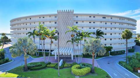 2505 S Ocean Boulevard #403, Palm Beach FL - photo 18 of 49
