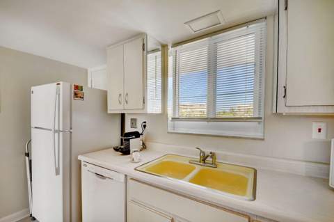 2505 S Ocean Boulevard #403, Palm Beach FL - photo 11 of 49