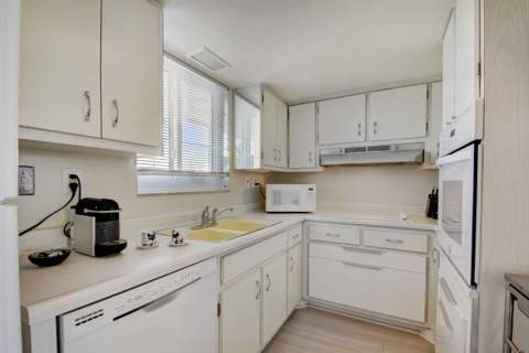 2505 S Ocean Boulevard #403, Palm Beach FL - photo 12 of 49