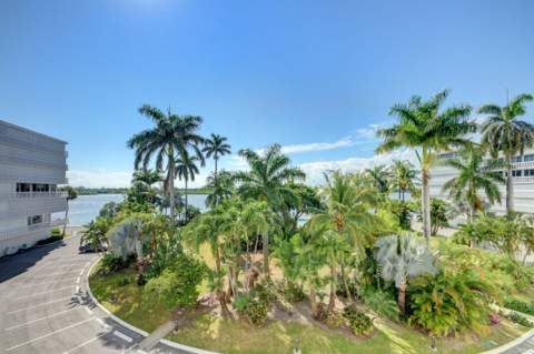 2505 S Ocean Boulevard #403, Palm Beach FL - photo 7 of 49