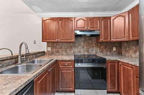 7184 Sportsmans Drive, North Lauderdale FL - photo 14 of 48