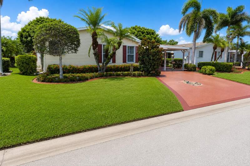3 bedroom Manufactured Home at 7809 McClintock Way, Fairways At Savanna Club Replat No 1, Port St. Lucie — photo 3