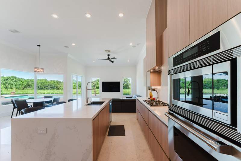 5 bedroom Single Family Residence at 4197 Finishline Terrace, Flamingo Plat, Davie — photo 4