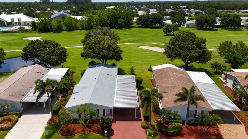 3 bedroom Manufactured Home at 7809 McClintock Way, Fairways At Savanna Club Replat No 1, Port St. Lucie — photo 4
