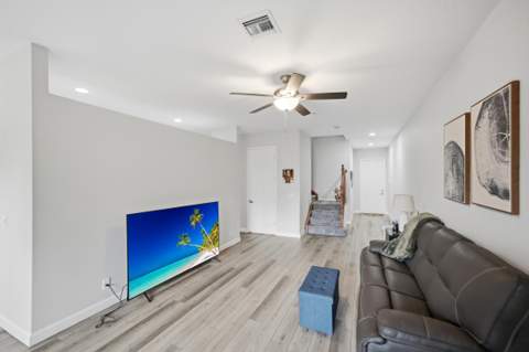 135 SW Walking Path, Stuart FL - photo 8 of 38