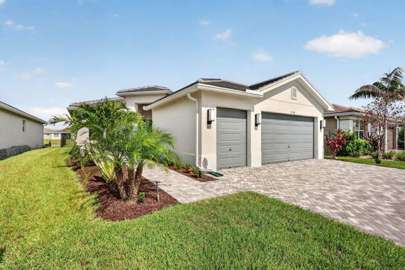 3 bedroom Single Family Residence at 11758 SW Coral Cove Parkway, Riverland Parcel C - Plat Ten Replat, Port St. Lucie — photo 2
