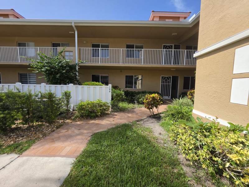 3 bedroom Condominium at 5951 Regal Glen Drive #104, Coral Lakes - Regal Shores Condo , Boynton Beach — photo 2