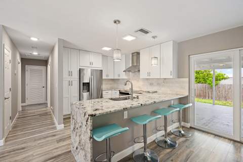 19144 SE Arnold Drive, Tequesta FL - photo 6 of 34