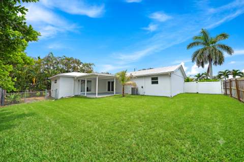 19144 SE Arnold Drive, Tequesta FL - photo 23 of 34