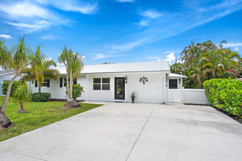 4 bedroom Single Family Residence at 19144 SE Arnold Drive, Tropic Vista, Tequesta — photo 2