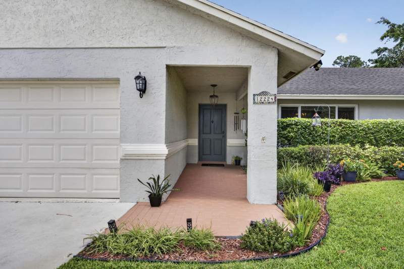 4 bedroom Single Family Residence at 12224 Gingerwood Lane, Pinewood East 2 Of Wellington, Wellington — photo 3